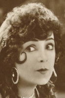 Aud Egede-Nissen as Cara Carozza