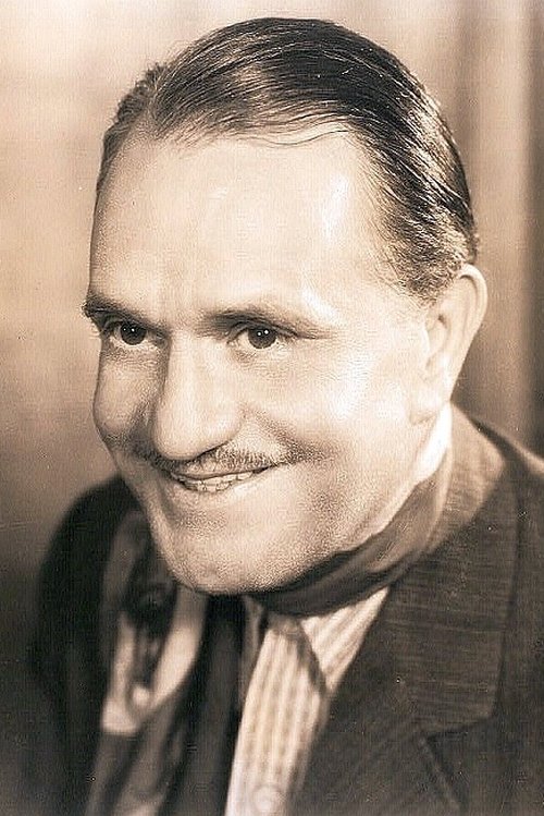 Franklyn Farnum as Policeman (uncredited)