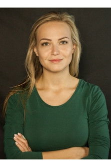 Daria Egorkina as Anna