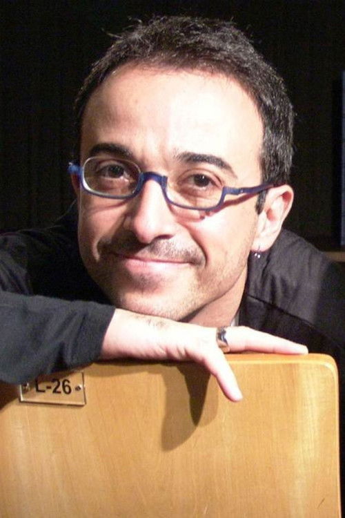 Ricardo Pipo as Jonas