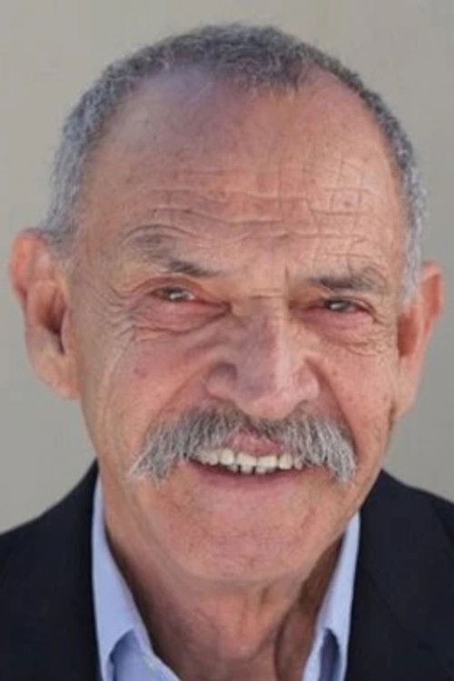 Luis Accinelli as (as Luis Achinelli)