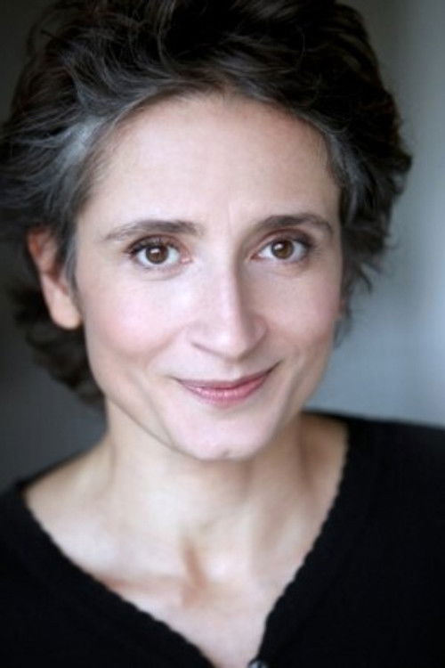 Eva Quinto as Helene (Present-day)