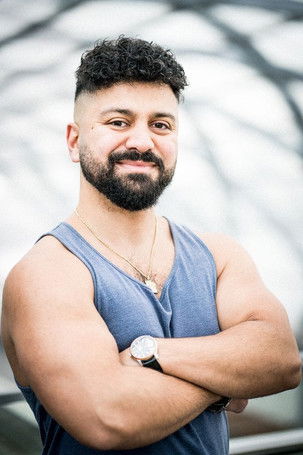 Arman Kaschmiri as Tufan