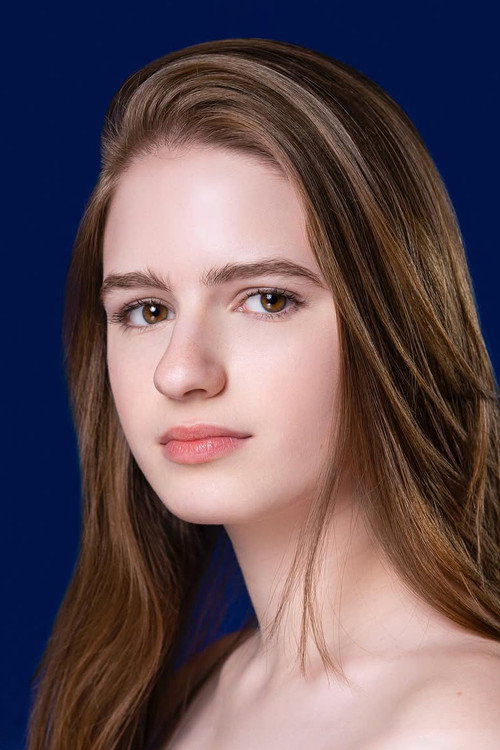 Alexandra Avezova as Hazel