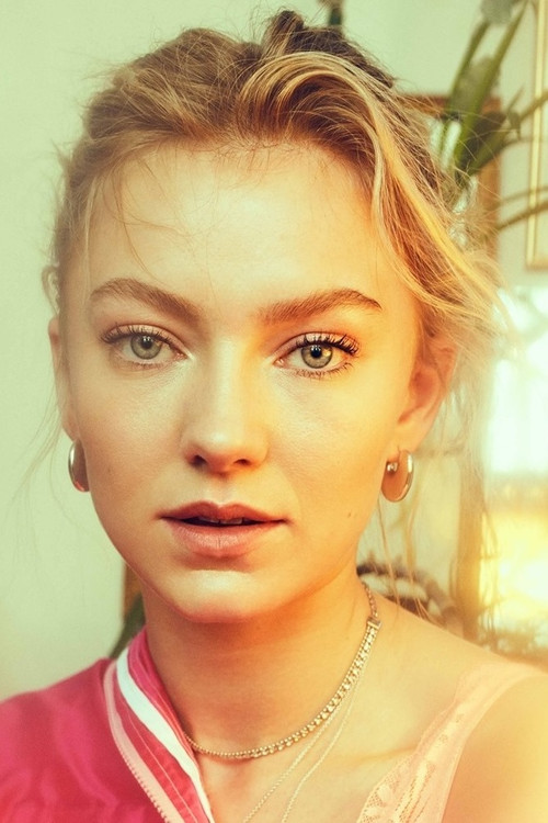 Astrid S as Seg selv | Self