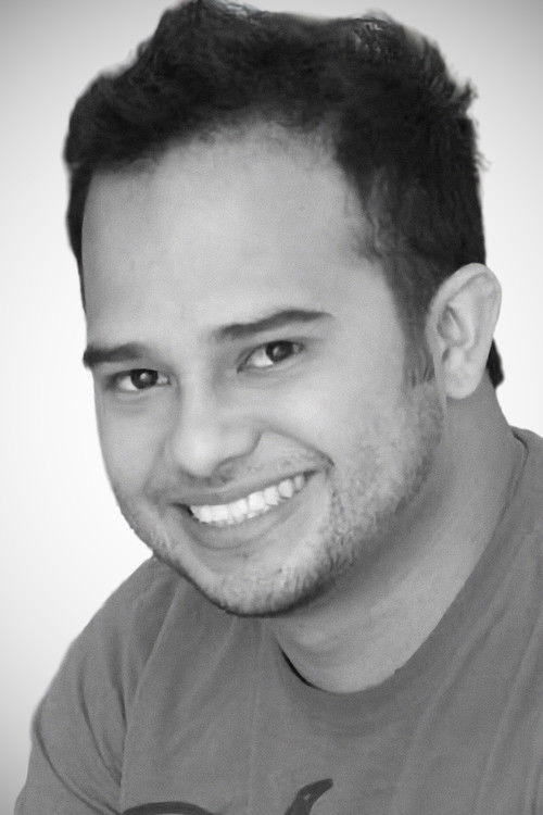 Fernando Arroyo as Eduardo