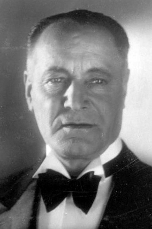 Heinrich Schroth as Erich von Falkenhayn