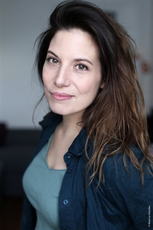 Onna Clairin as La journaliste