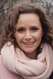 Monika Mrozowska as Majka Kwiatkowska