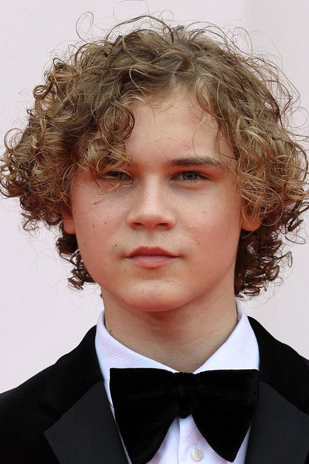 Bojtorján Barabas as Andor