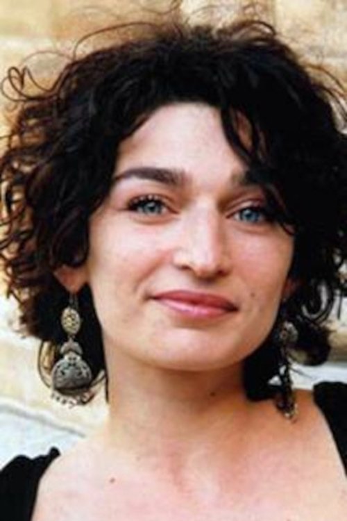 Juliette Failevic as Luna