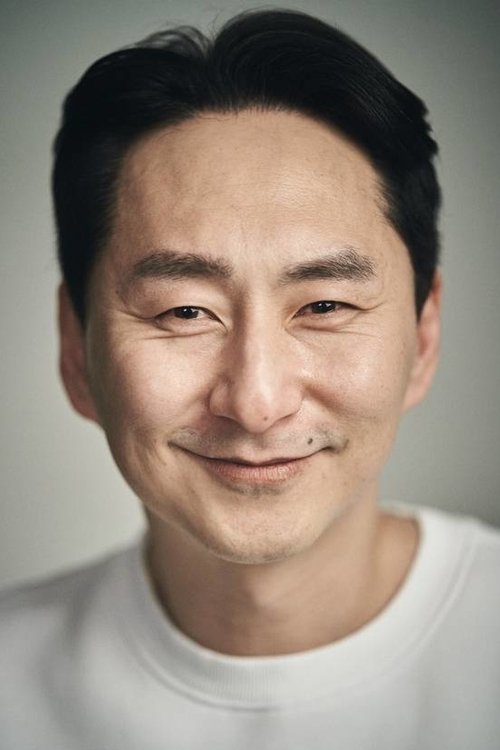 Jang Ji-yong as Police