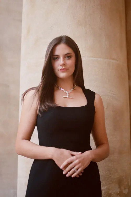 Meg Bellamy as Janice (as Megan Smith)