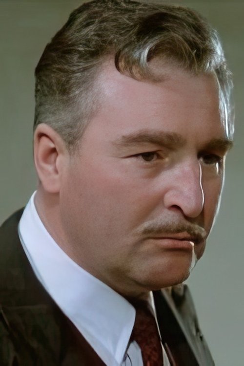 Marco Perrin as Bastien, le routier