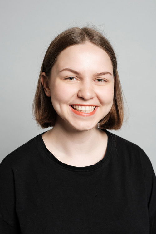 Magdalena Prosuł as Maja