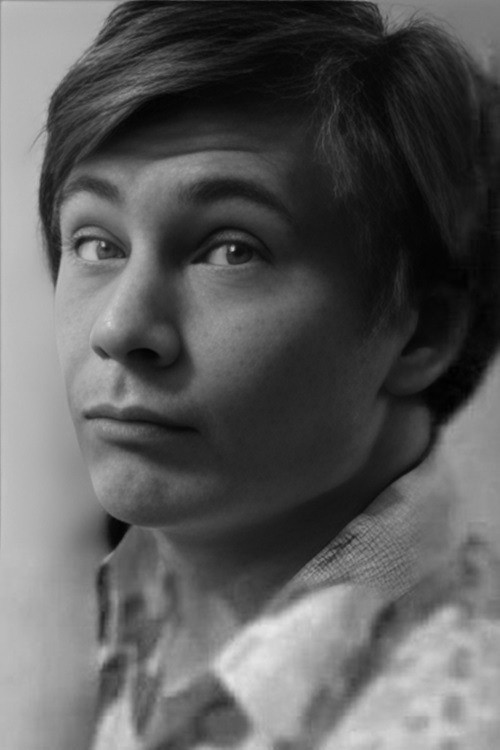 Aleksandr Pryakhin as Толя