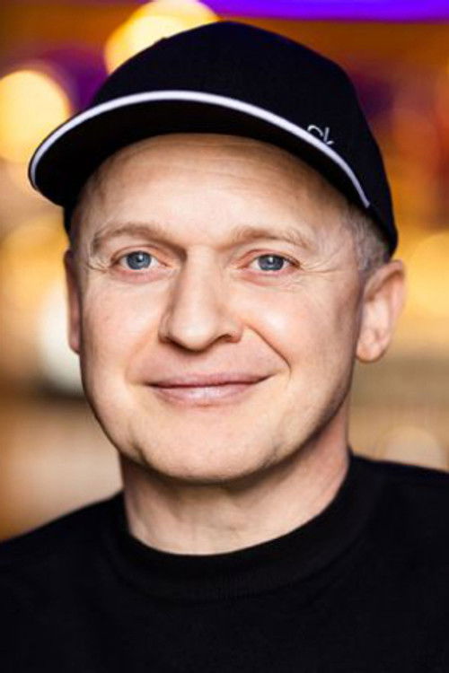 Frank Eller as Bill Zyst