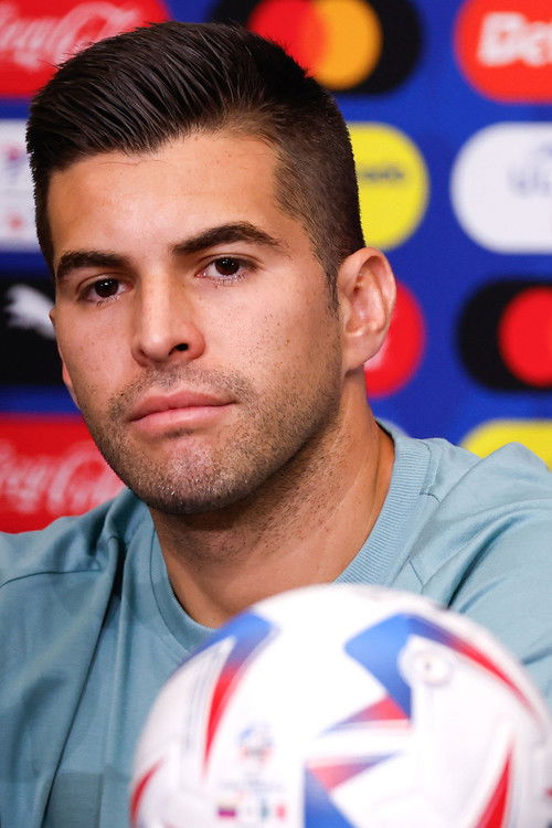 Julio González as Luisillo