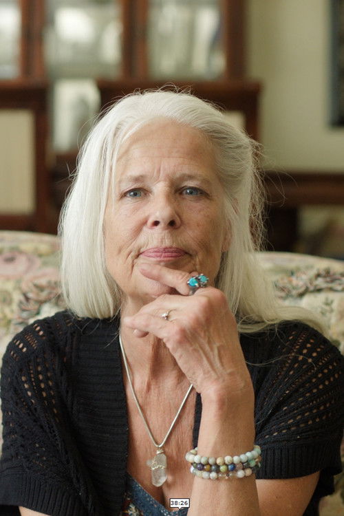 Lois Larimore as Esther Billings