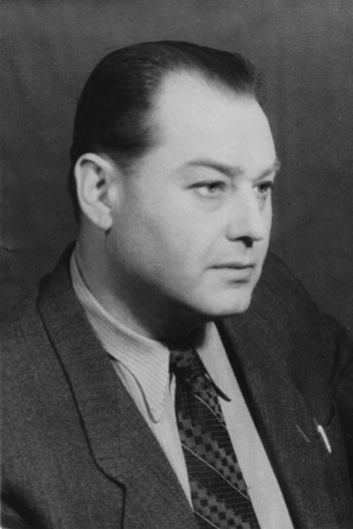 Mikhail Sidorkin as Viktor Roschin