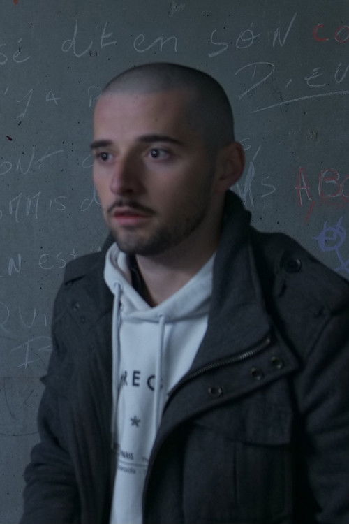 Enzo Vacher as Virgile