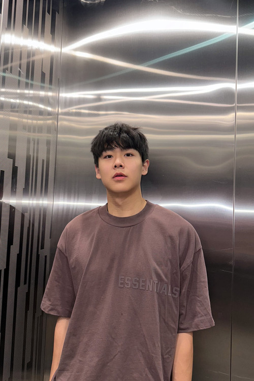 Kong De Rui as Lu Cheng Ze