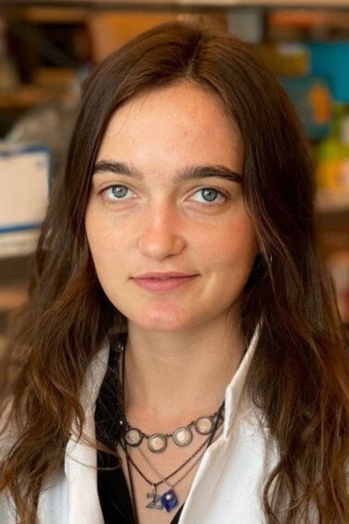 Zita Aretz as Annelie