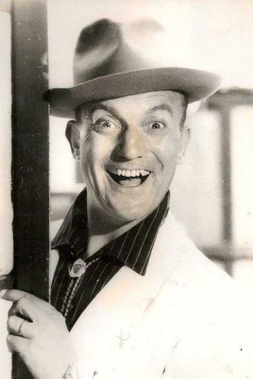 Pablo Palitos as Rei Momo