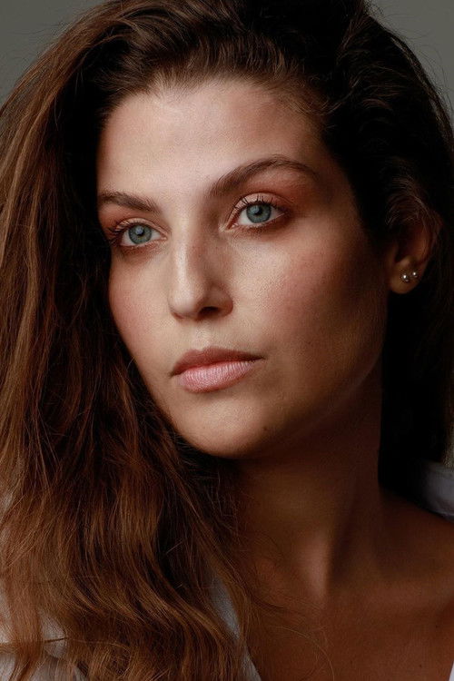 Renata Loureiro as Diana