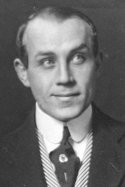 Carl Wallin as Fur Salesman