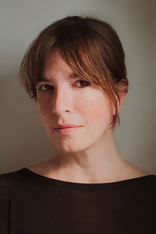 Lúcia Moniz as Laura Ramalho