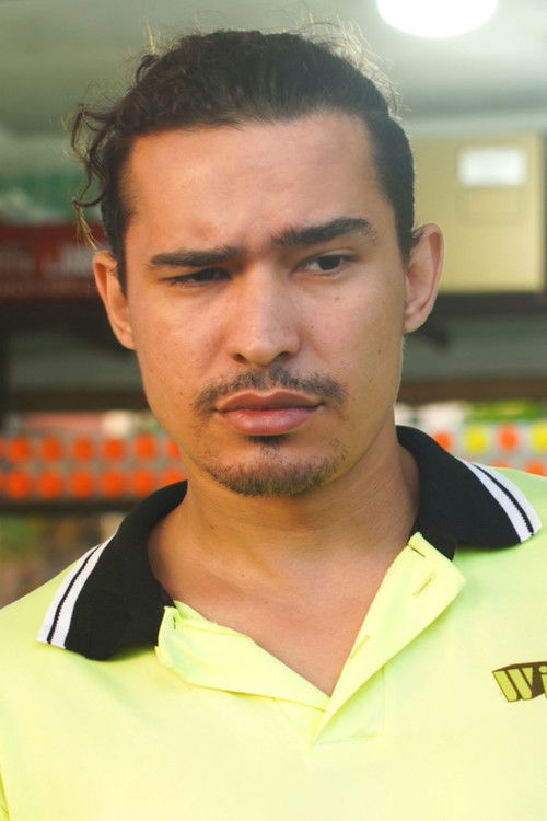 Rodrigo Cerva as Satã