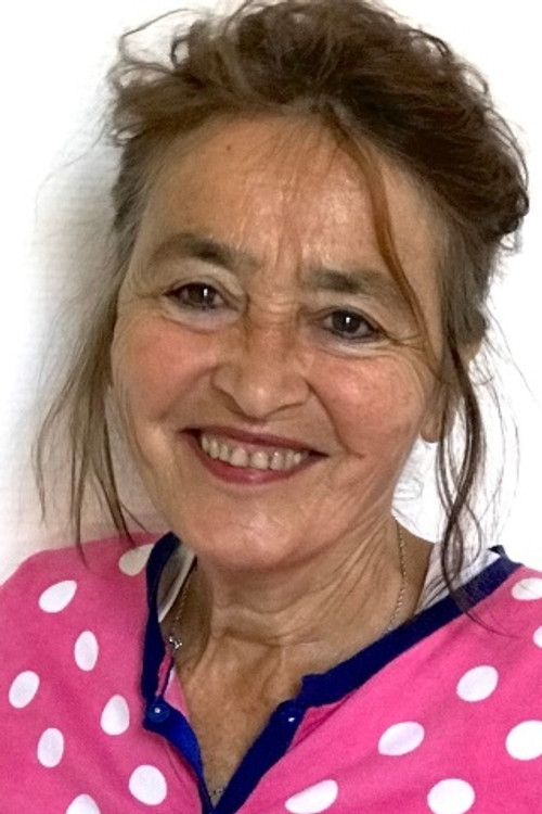 Michèle Addala as Nélida