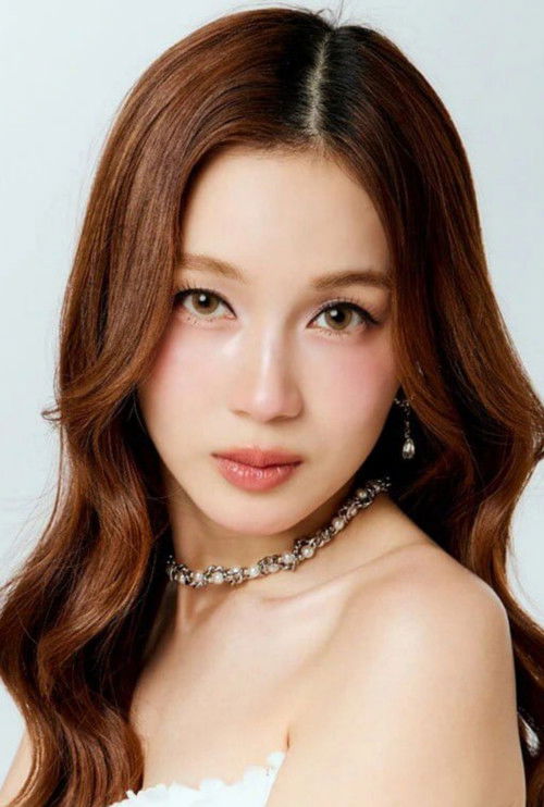 Pattranite Limpatiyakorn as Pear