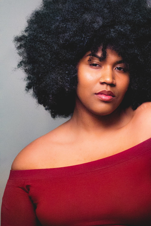 Claudia Logan as Moni