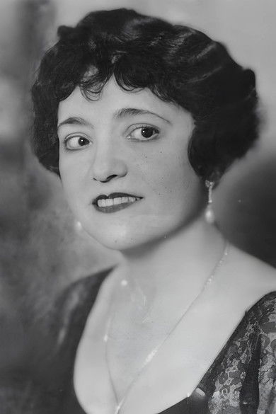 Marguerita Sylva as Bella Romari
