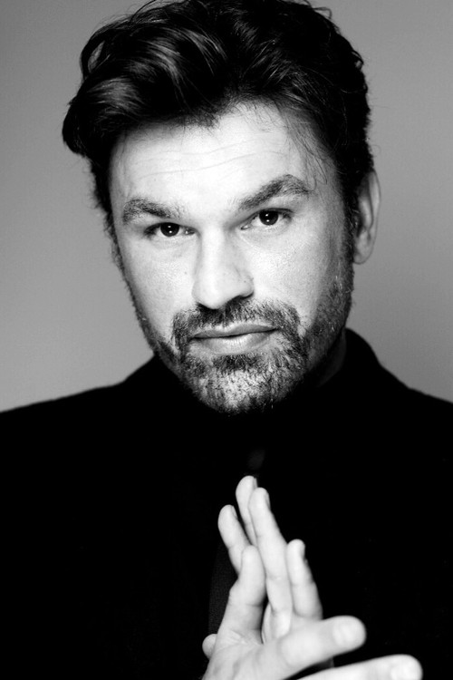 Alexander Maniatis as Daniel