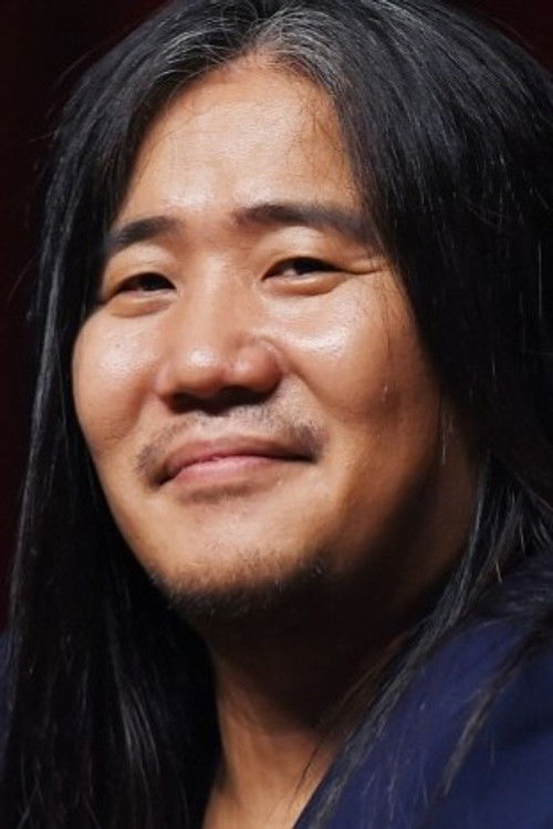 Park Wan-kyu as The Legend Singer