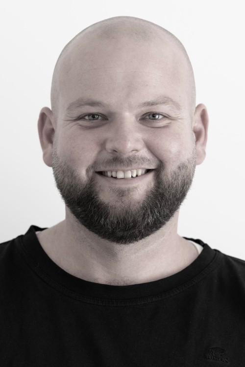 Rasmus Ogstrup Rasmussen as Max Madsen