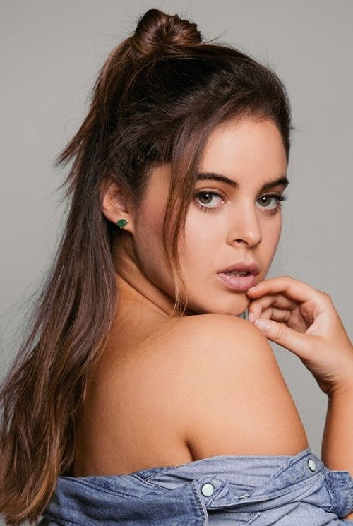 Silvana Cañote as Aline Chazan Tristán