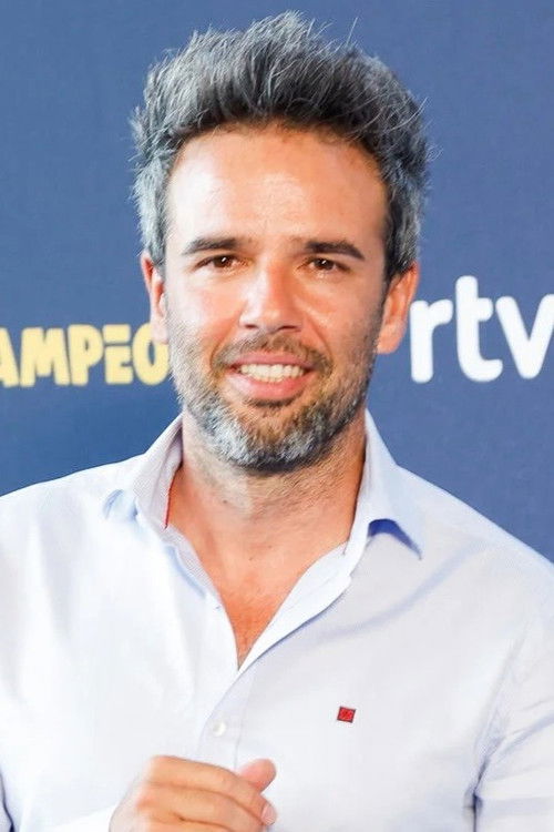 Raúl Peña as García
