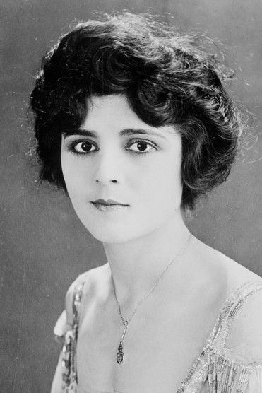 Claire Adams as Helen Ralston