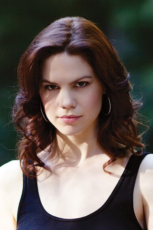 Mariana Klaveno as Anna Vostick