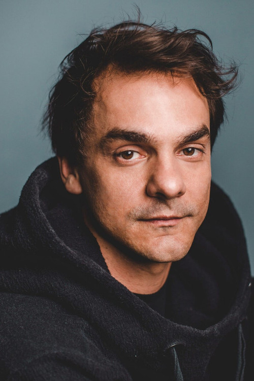 Saulo Segreto as Jorge Guinle