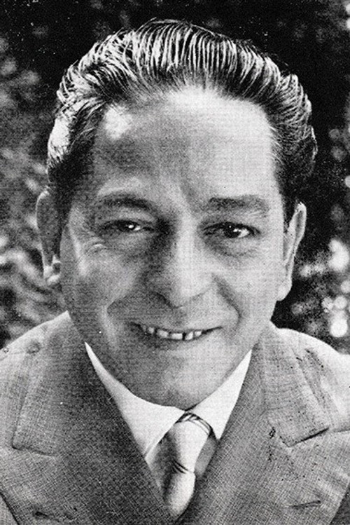 Enzo Turco as cavalier Crisafulli, sindaco