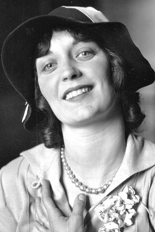 Yvonne Gardelle as A Model