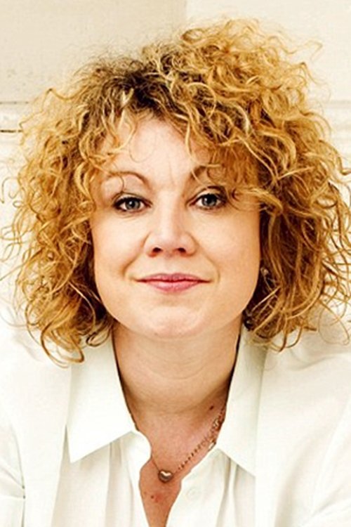 Emily Lloyd as Jessie Burns