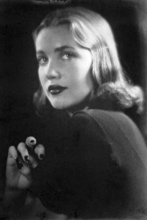 Edith Bouvier Beale as Self