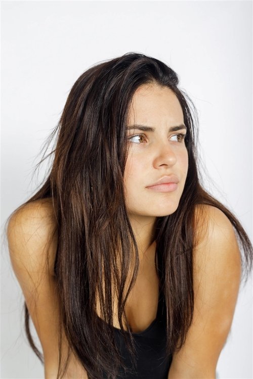 Sara Gançarski as Jess