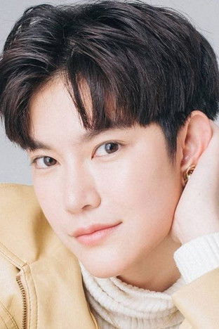 Suppanad Jittaleela as Kim